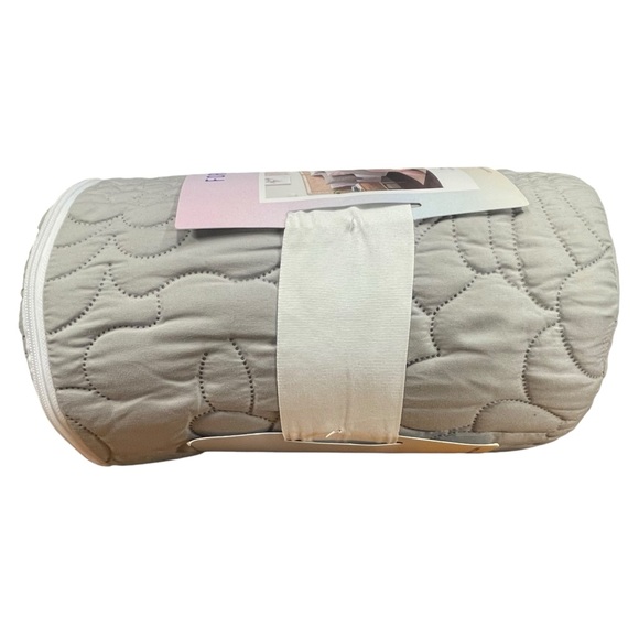 Forever 21 home Floral 2 piece quilt set. Drizzle twin - Picture 2 of 9